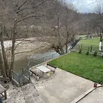 The Riverfront House Prázdninový dům *