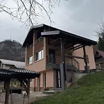 The Riverfront House Prázdninový dům *