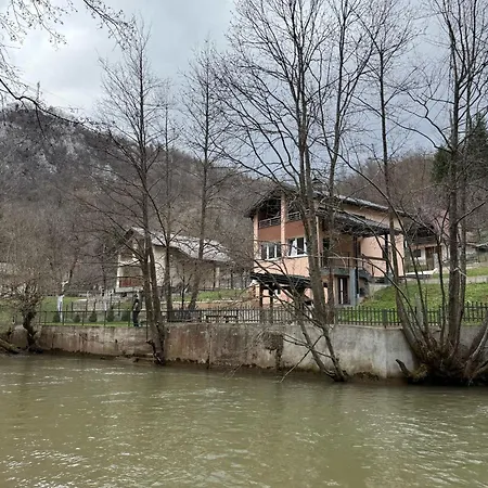 The Riverfront House * Sarajevo