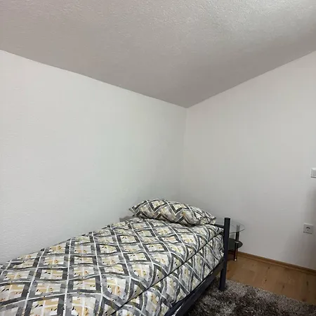 The Riverfront House * Сараево