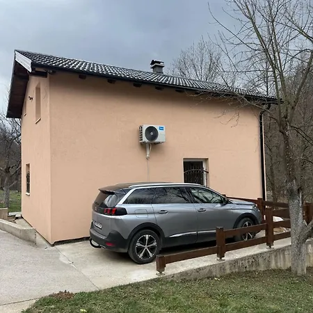 Semesterbostad The Riverfront House Sarajevo