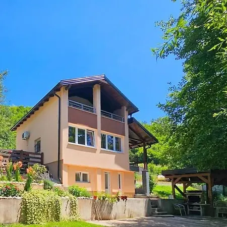 The Riverfront House * Sarajevo